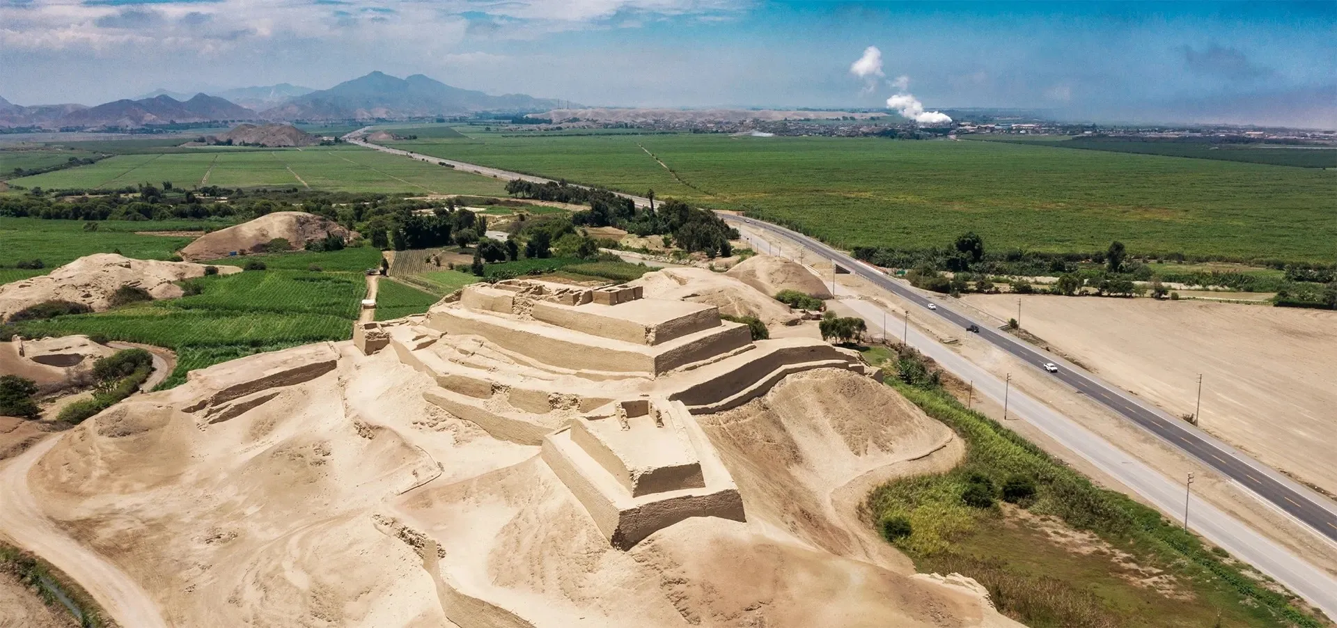 Vista aérea de la Fortaleza de Paramonga
