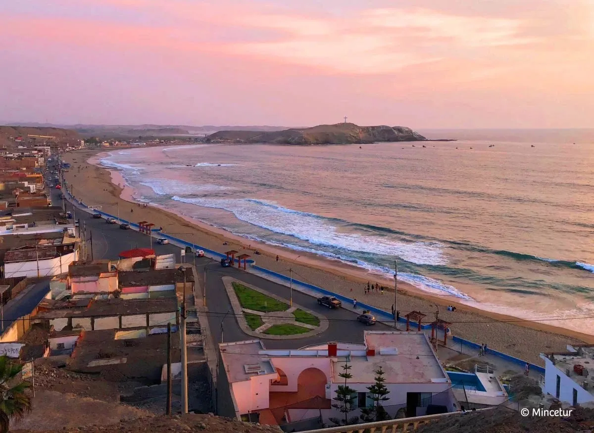 Atardecer en la playa de Barranca